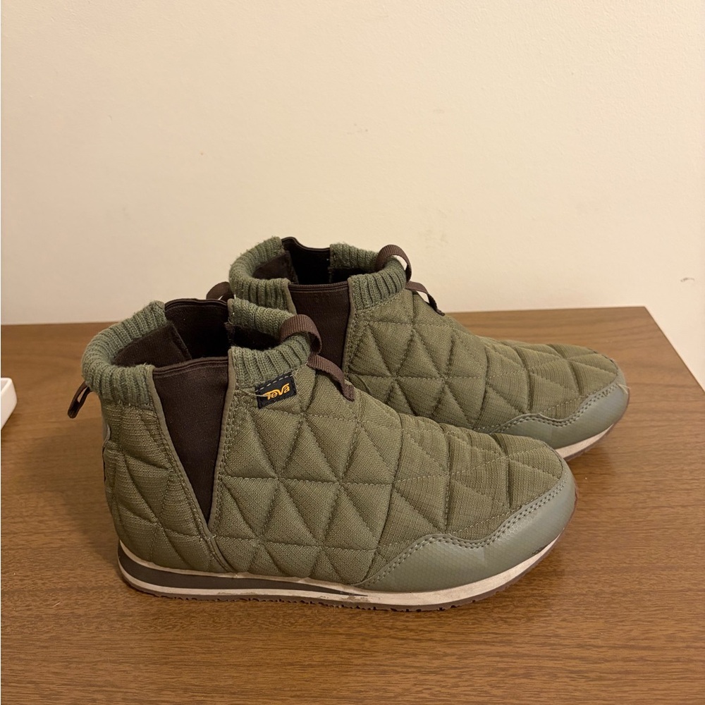 Teva Quilted Olive Slip-On Snow Boots